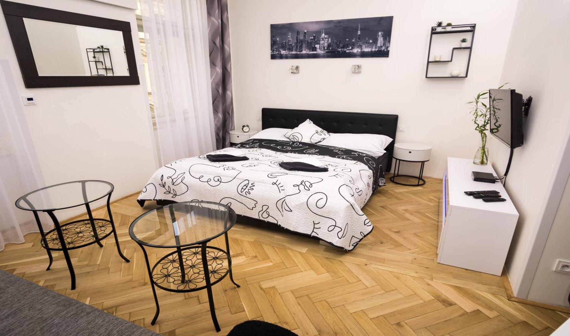 Black & White Apartment Prague By Wenceslas Square And Muzeum ภายนอก รูปภาพ