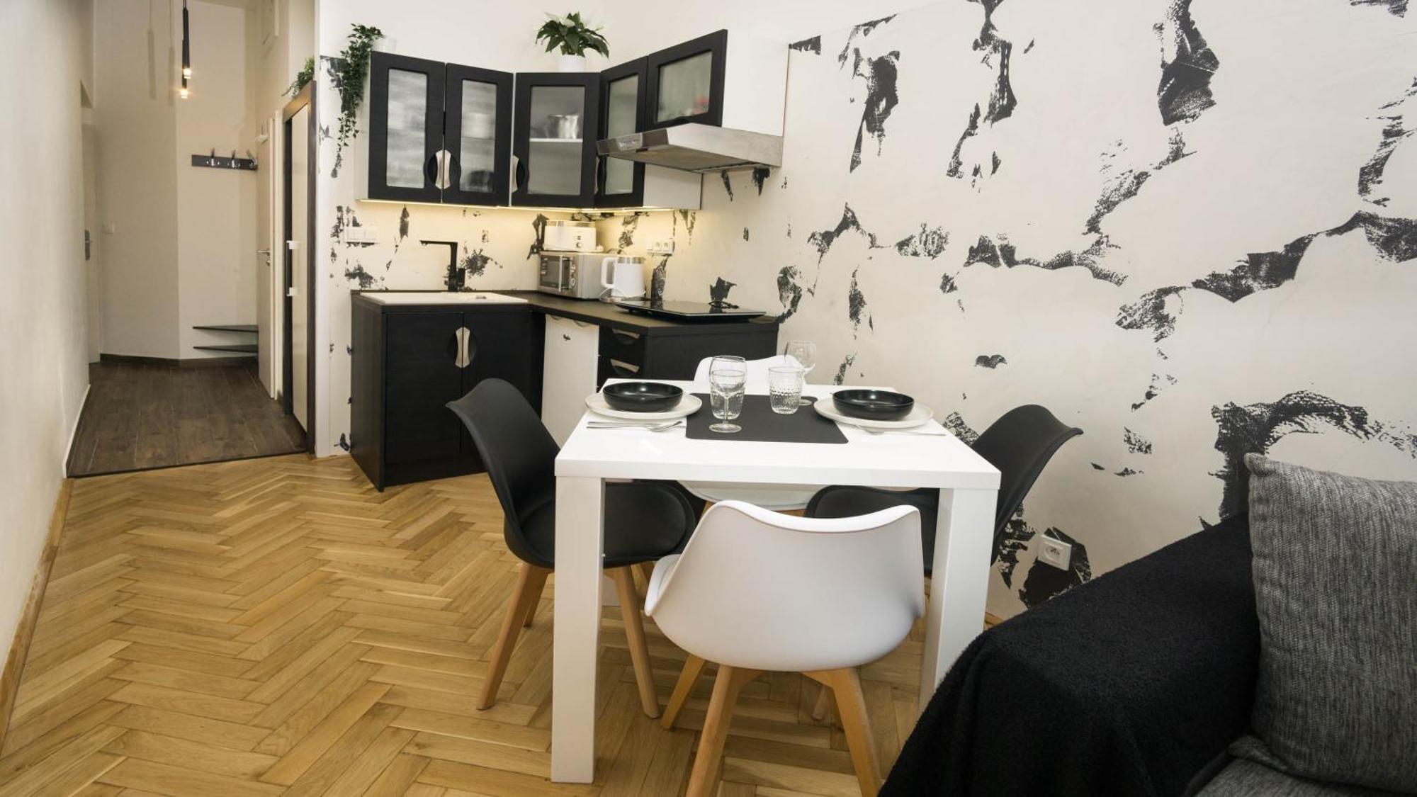 Black & White Apartment Prague By Wenceslas Square And Muzeum ภายนอก รูปภาพ