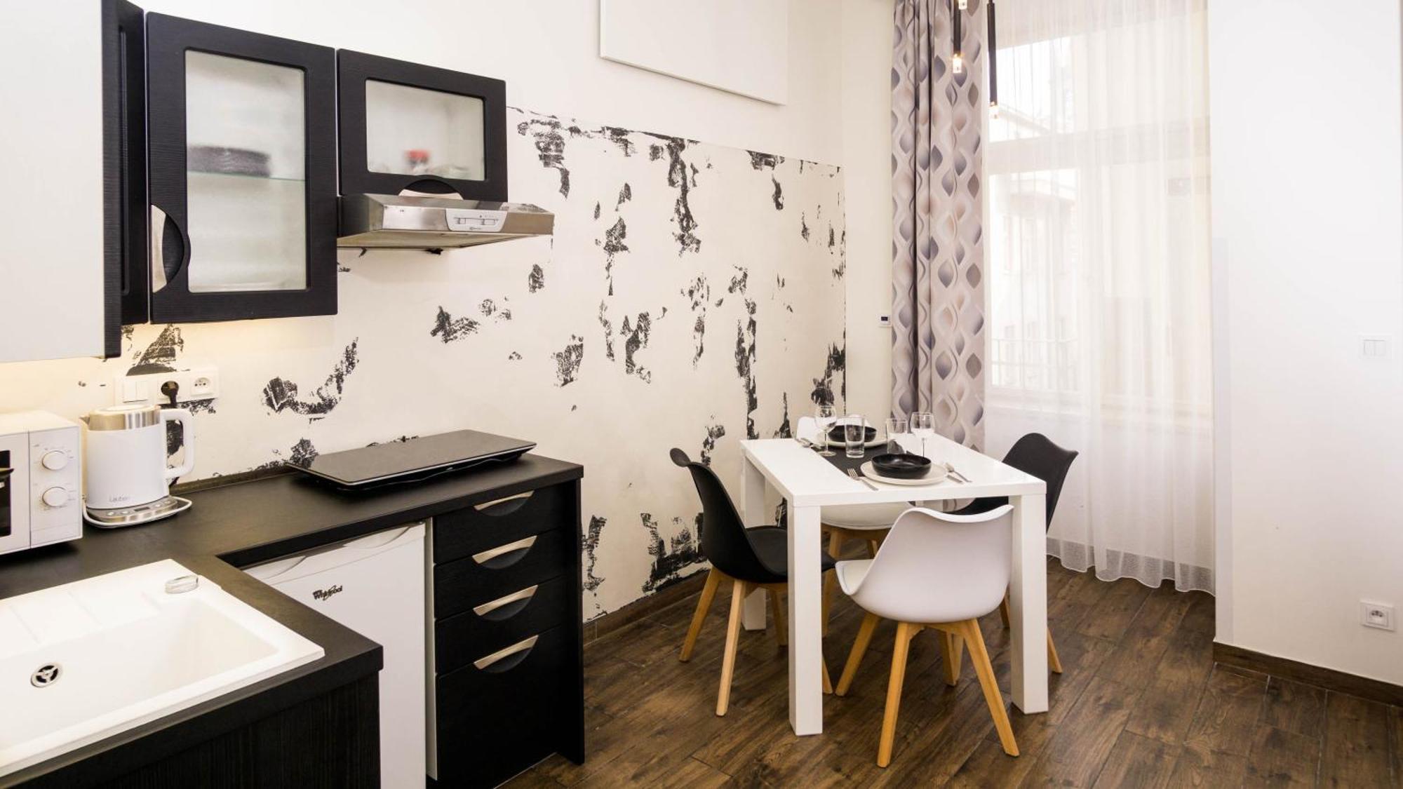 Black & White Apartment Prague By Wenceslas Square And Muzeum ภายนอก รูปภาพ